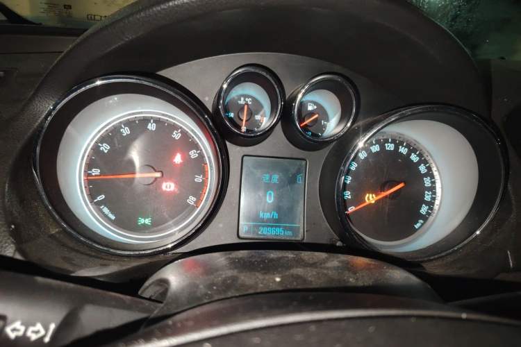Used Buick Regal 2013 1.6T Automatic Elite Sport Edition Instrument Cluster