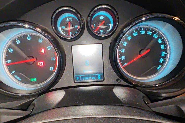 Used Buick Regal 2013 1.6T Automatic Elite Sport Edition Instrument Cluster
