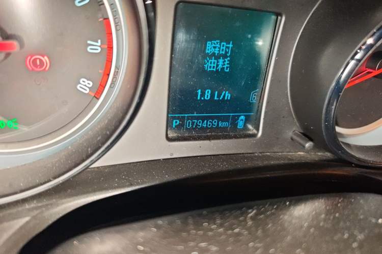 Used Buick Regal 2013 1.6T Automatic Elite Sport Edition Odometer Close Up