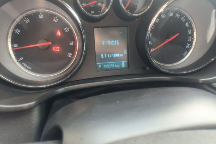 Used Buick Regal 2013 1.6T Automatic Elite Sport Edition Odometer Close Up