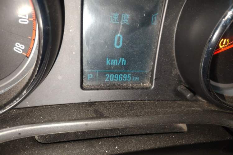 Used Buick Regal 2013 1.6T Automatic Elite Sport Edition Odometer Close Up