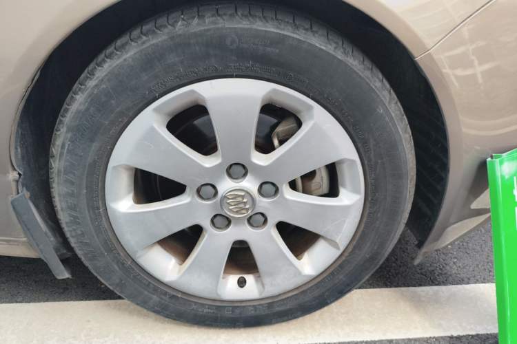 Used Buick Regal 2013 1.6T Automatic Elite Sport Edition Right Front Wheel Hub