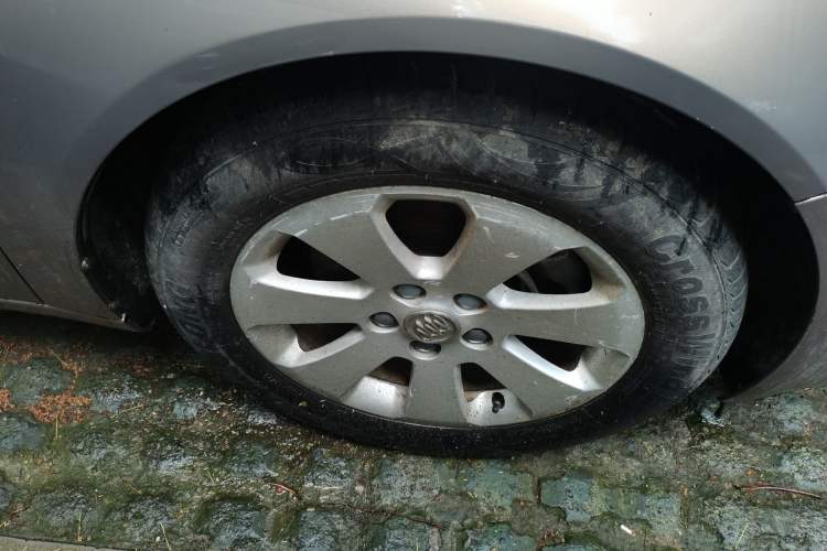 Used Buick Regal 2013 1.6T Automatic Elite Sport Edition Right Front Wheel Hub