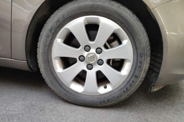 Used Buick Regal 2013 1.6T Automatic Elite Sport Edition Right Front Wheel Hub