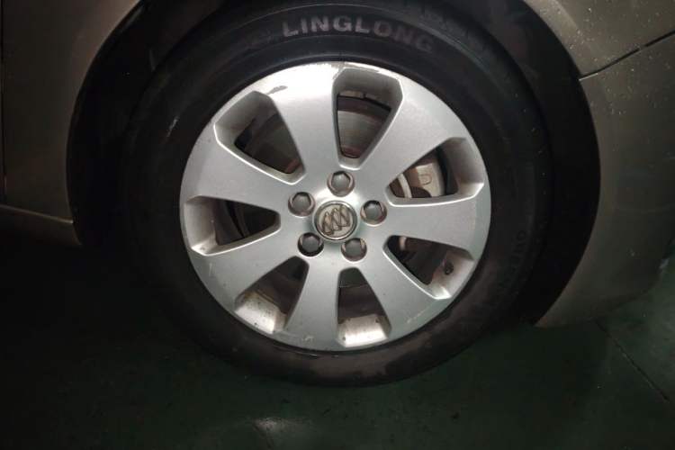 Used Buick Regal 2013 1.6T Automatic Elite Sport Edition Right Front Wheel Hub