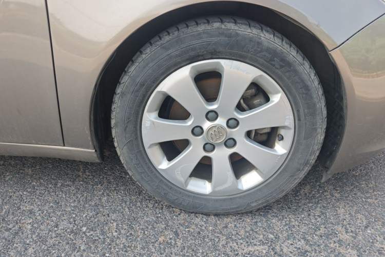 Used Buick Regal 2013 1.6T Automatic Elite Sport Edition Right Front Wheel Hub