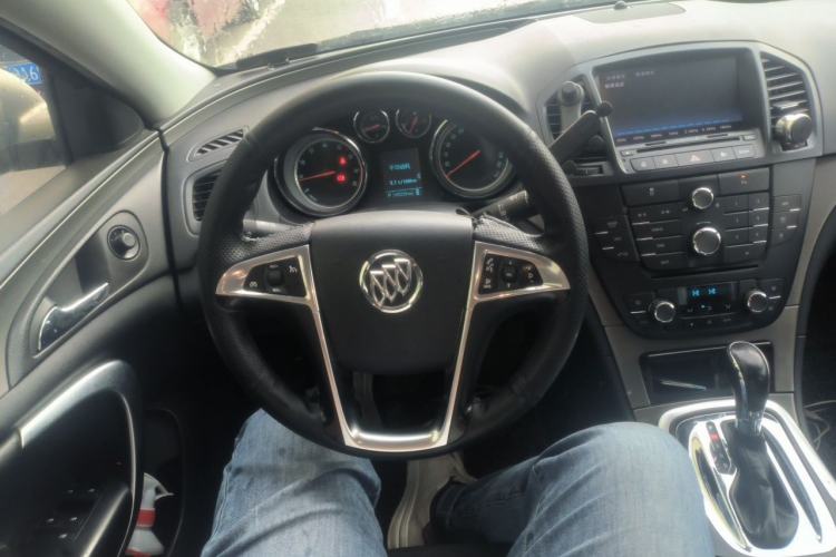 Used Buick Regal 2013 1.6T Automatic Elite Sport Edition Steering Wheel