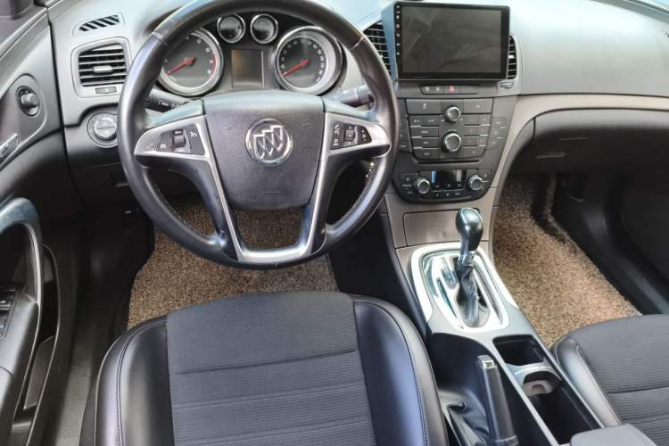 Used Buick Regal 2013 1.6T Automatic Elite Sport Edition Steering Wheel