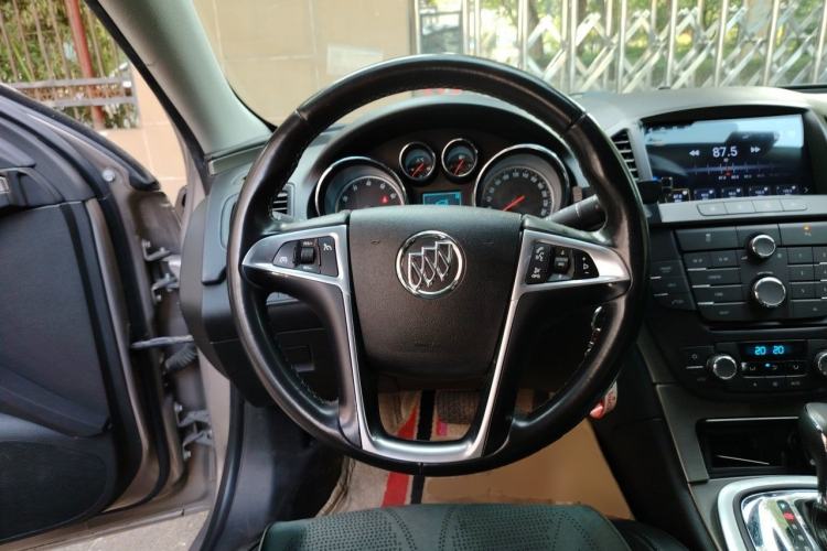 Used Buick Regal 2013 1.6T Automatic Elite Sport Edition Steering Wheel