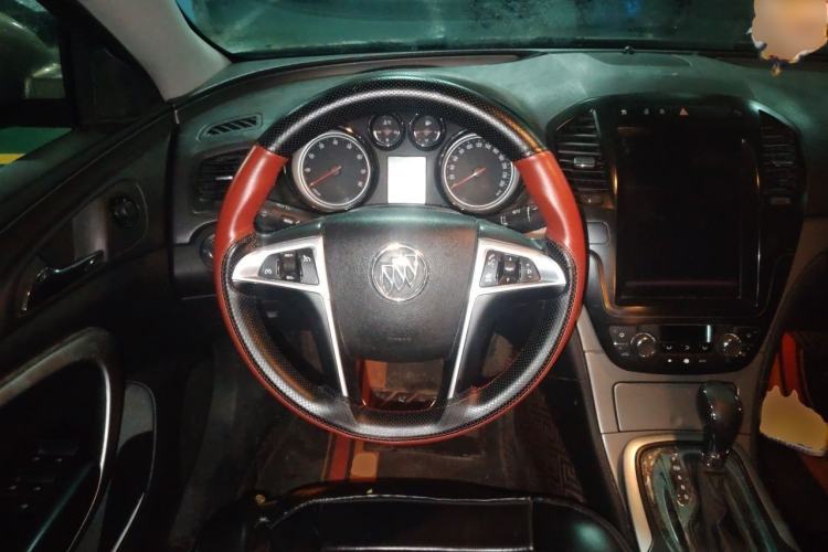 Used Buick Regal 2013 1.6T Automatic Elite Sport Edition Steering Wheel