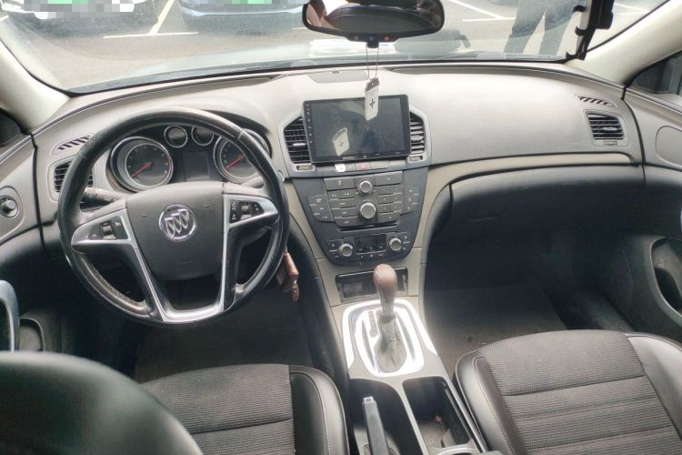 Used Buick Regal 2013 1.6T Automatic Elite Sport Edition Center Console