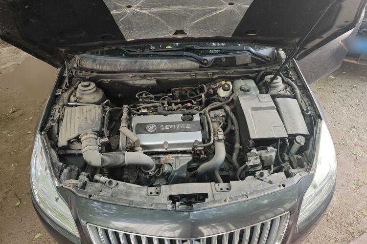 Used Buick Regal 2013 1.6T Automatic Elite Sport Edition Engine Bay