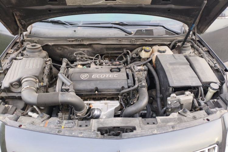 Used Buick Regal 2013 1.6T Automatic Elite Sport Edition Engine Bay