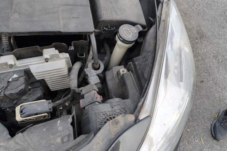 Used Buick Regal 2013 1.6T Automatic Elite Sport Edition Engine Bay Left