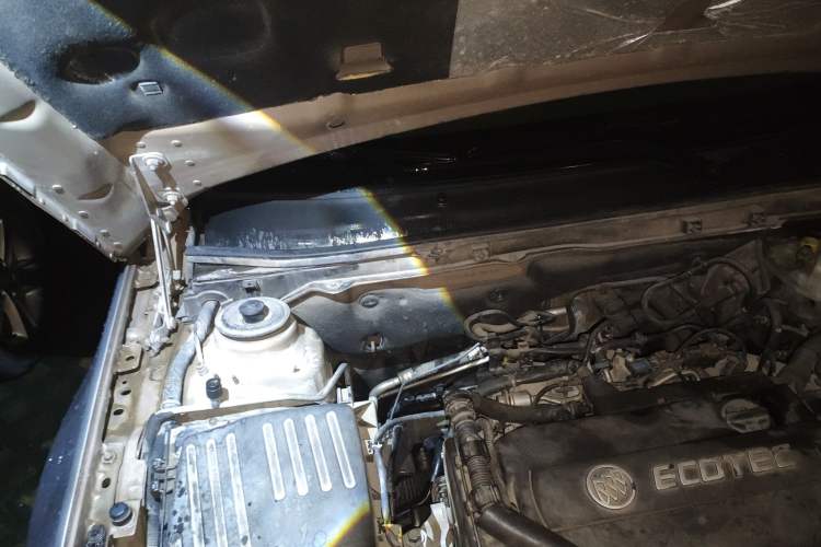 Used Buick Regal 2013 1.6T Automatic Elite Sport Edition Engine Bay Right