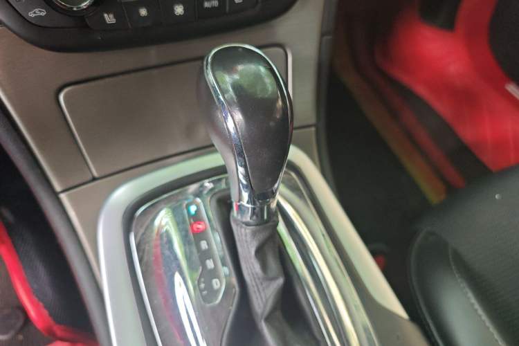 Used Buick Regal 2013 1.6T Automatic Elite Sport Edition Gear Lever
