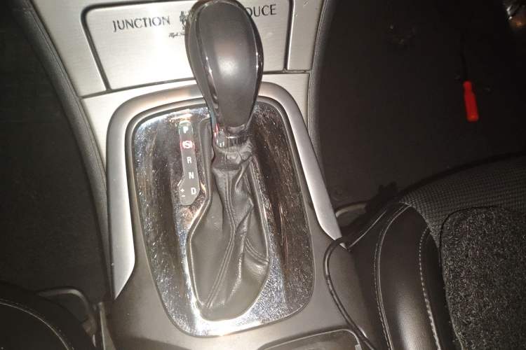 Used Buick Regal 2013 1.6T Automatic Elite Sport Edition Gear Lever