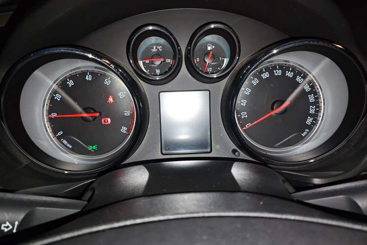 Used Buick Regal 2013 1.6T Automatic Elite Sport Edition Instrument Cluster