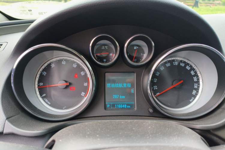 Used Buick Regal 2013 1.6T Automatic Elite Sport Edition Instrument Cluster