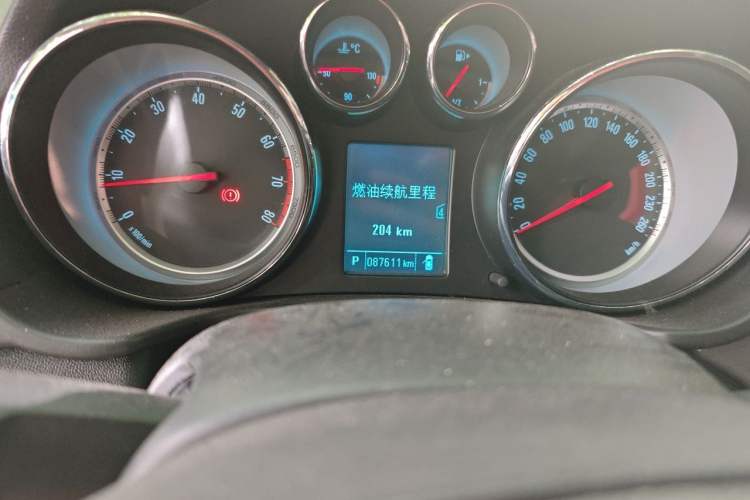 Used Buick Regal 2013 1.6T Automatic Elite Sport Edition Odometer Close Up