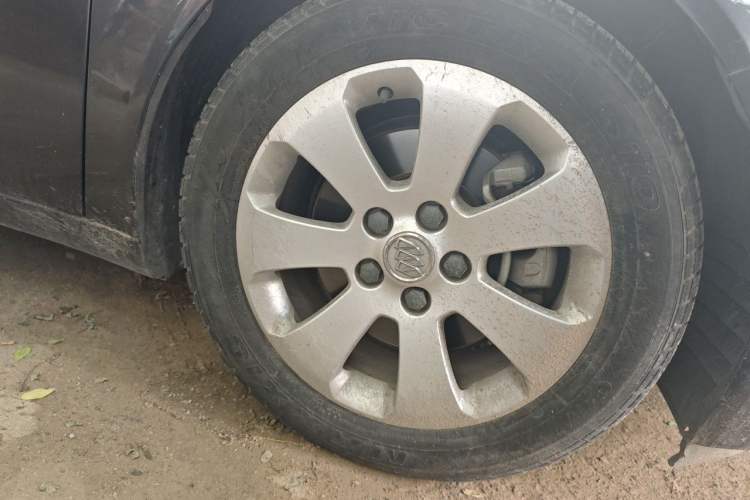 Used Buick Regal 2013 1.6T Automatic Elite Sport Edition Right Front Wheel Hub
