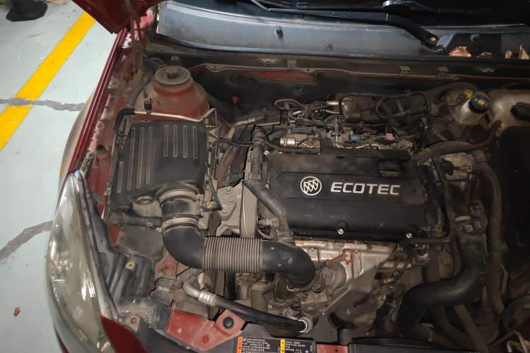 Used Buick Regal 2013 1.6T Automatic Elite Sport Edition Engine Bay Right