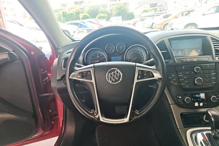 Used Buick Regal 2013 1.6T Automatic Elite Sport Edition Steering Wheel