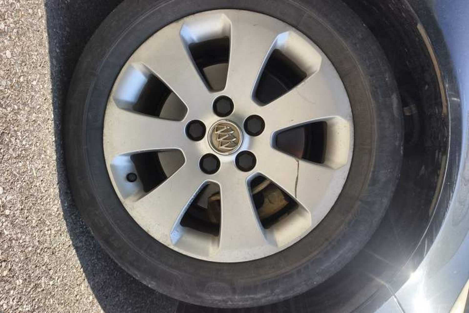 Used Buick Regal 2013 1.6T Automatic Elite Sport Edition Right Front Wheel Hub