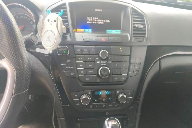 Used Buick Regal 2013 GS 2.0T Sport Edition Audio And AC Panel