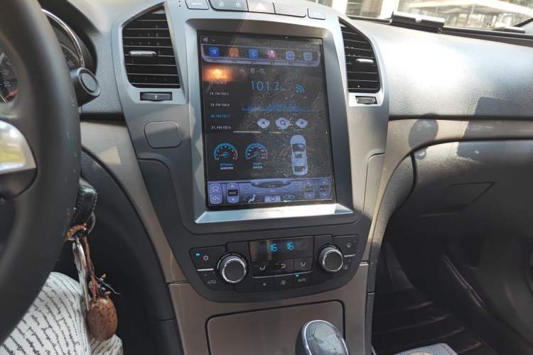 Used Buick Regal 2013 1.6T Automatic Elite Sport Edition Audio And AC Panel