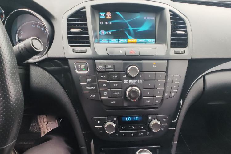 Used Buick Regal 2013 GS 2.0T Sport Edition Audio And AC Panel