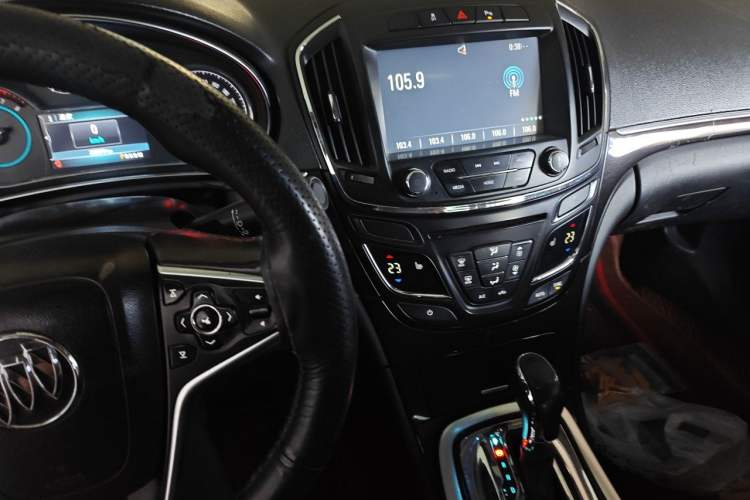 Used Buick Regal 2013 GS 2.0T Grand Sport Edition Audio And AC Panel
