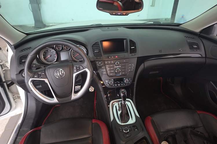 Used Buick Regal 2013 GS 2.0T Sport Edition Center Console