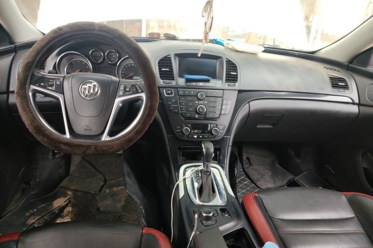Used Buick Regal 2013 GS 2.0T Sport Edition Center Console