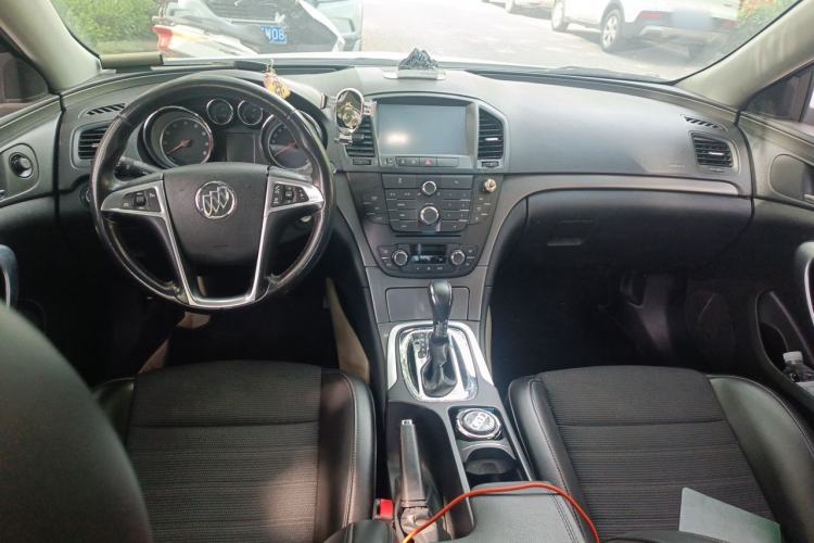 Used Buick Regal 2013 1.6T Automatic Elite Sport Edition Center Console