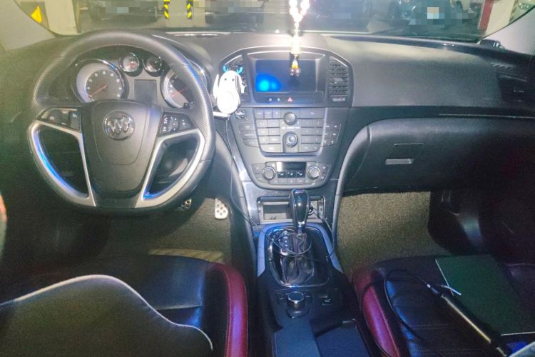 Used Buick Regal 2013 GS 2.0T Sport Edition Center Console