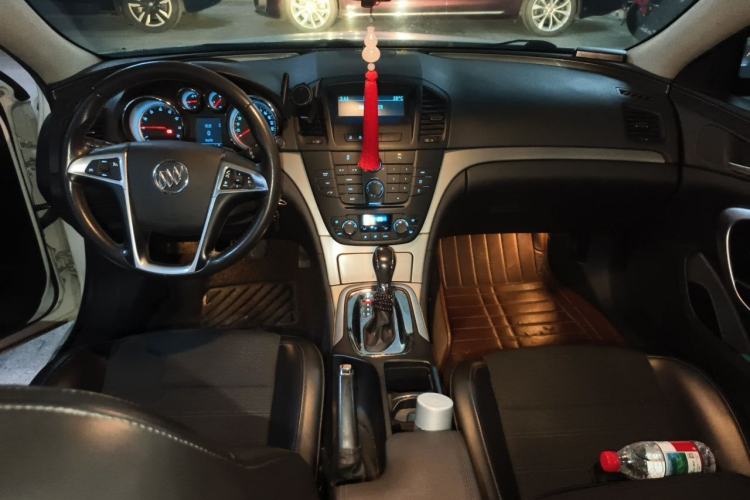 Used Buick Regal 2013 1.6T Automatic Elite Sport Edition Center Console
