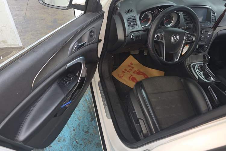 Used Buick Regal 2013 1.6T Automatic Elite Sport Edition Driver Seat