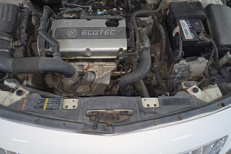 Used Buick Regal 2013 1.6T Automatic Elite Sport Edition Engine Bay