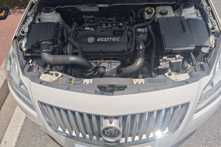 Used Buick Regal 2013 1.6T Automatic Elite Sport Edition Engine Bay