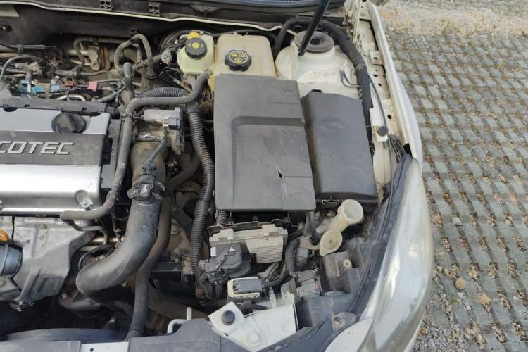 Used Buick Regal 2013 1.6T Automatic Elite Sport Edition Engine Bay Left