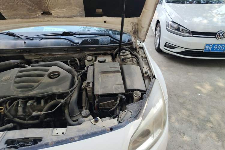 Used Buick Regal 2013 GS 2.0T Sport Edition Engine Bay Left