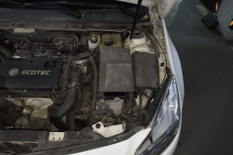 Used Buick Regal 2013 1.6T Automatic Elite Sport Edition Engine Bay Left