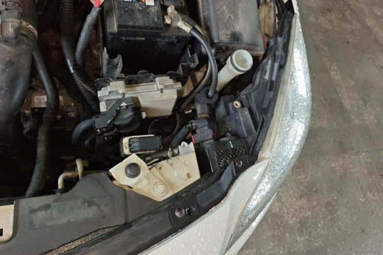 Used Buick Regal 2013 1.6T Automatic Elite Sport Edition Engine Bay Left