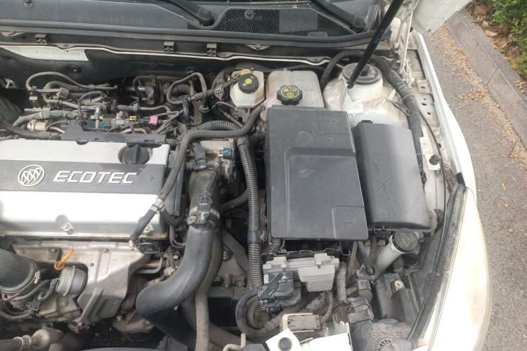 Used Buick Regal 2013 1.6T Automatic Elite Sport Edition Engine Bay Left