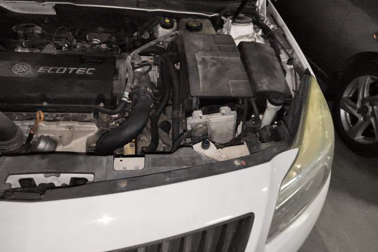 Used Buick Regal 2013 1.6T Automatic Elite Sport Edition Engine Bay Left