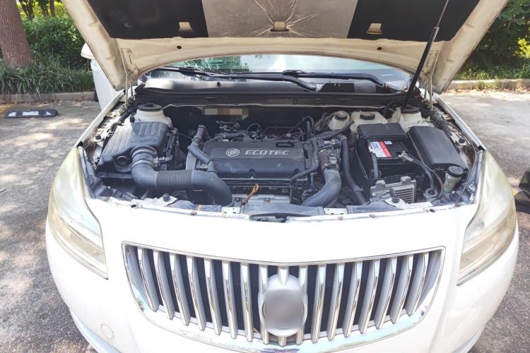 Used Buick Regal 2013 1.6T Automatic Elite Sport Edition Engine Bay