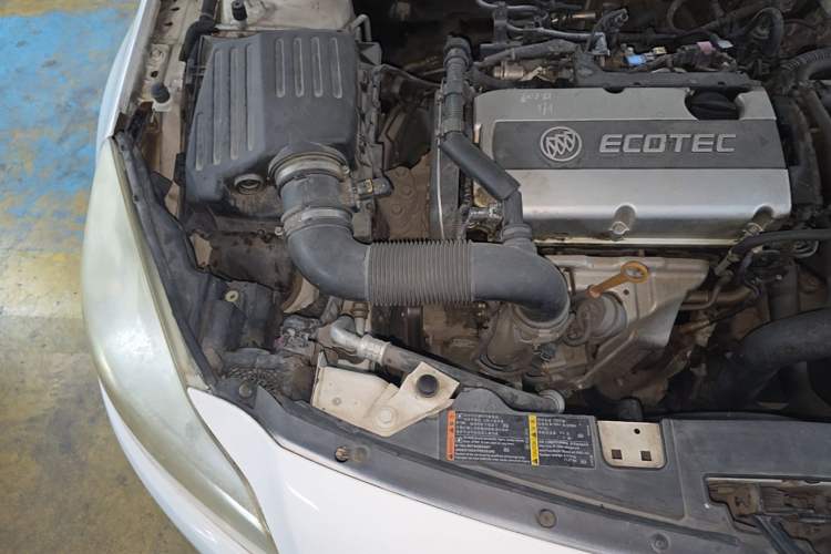 Used Buick Regal 2013 1.6T Automatic Elite Sport Edition Engine Bay Right