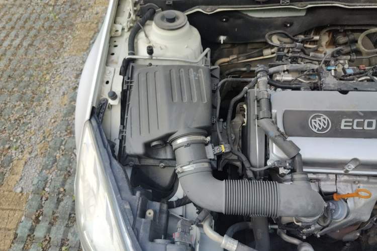 Used Buick Regal 2013 1.6T Automatic Elite Sport Edition Engine Bay Right