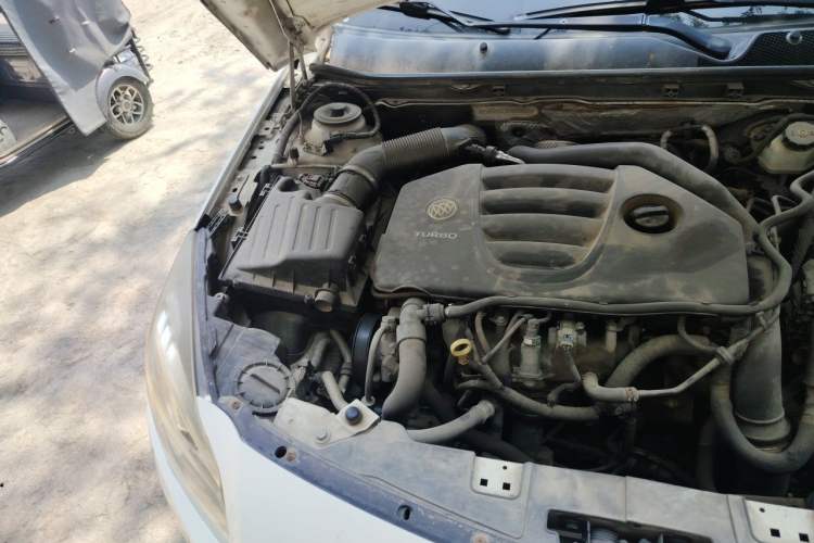Used Buick Regal 2013 GS 2.0T Sport Edition Engine Bay Right